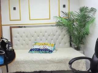 Carla Jones live cam preview