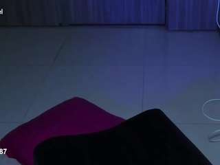 lunaahatzel Live Webcam on CamSoda