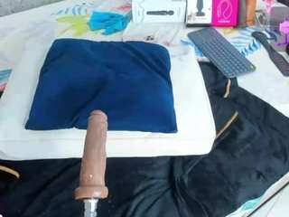 sabrina-shark's CamSoda show and profile