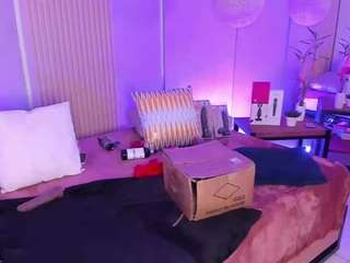 sabrina-shark, female webcam model,  years old, on live webcam