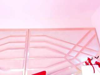 sophie-newton Live Webcam on CamSoda