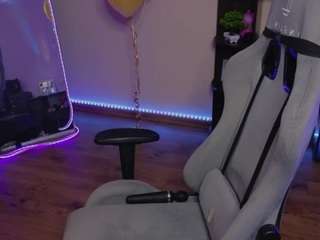 zelda11's CamSoda show and profile