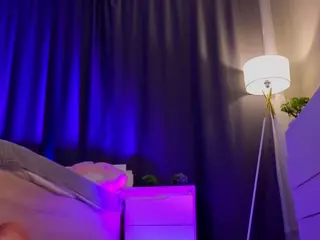 Zelda11's Live Sex Cam Show