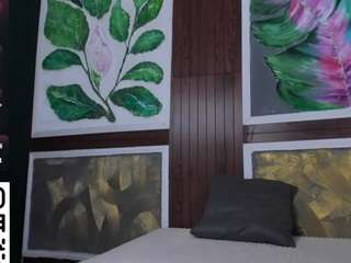 SolaZolaa live webcam show