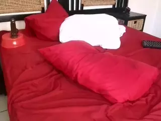 Thickassophiasquirts's Live Sex Cam Show