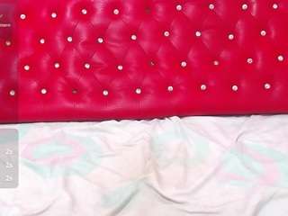 wonderfuldiana's CamSoda show and profile