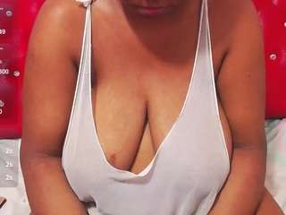 wonderfuldiana's CamSoda show and profile