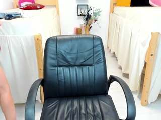 18perfecttits chat room
