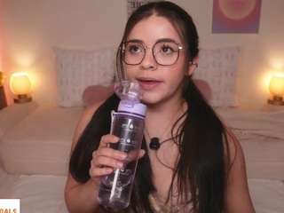 Cammie Foalss — LIVE on Chaturbate
