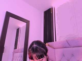 dominique-110 webcam