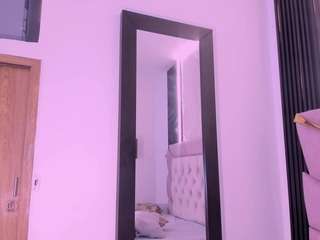 dominique-110 Live Webcam on CamSoda