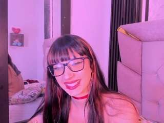 dominique-110 webcam