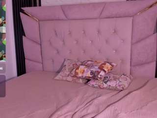 dominique-110 Live Webcam on CamSoda