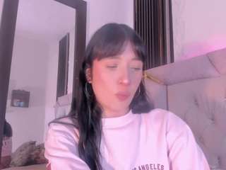 dominique-110 webcam