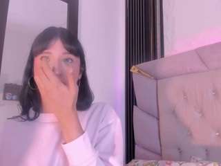 dominique-110 webcam