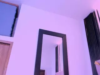 Dominique-110's Live Sex Cam Show