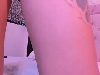 Dominique-110's Live Sex Cam Show
