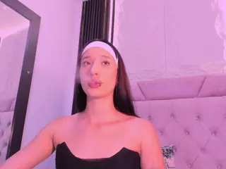 Dominique-110's Live Sex Cam Show