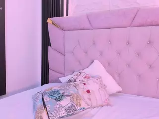 Dominique-110's Live Sex Cam Show