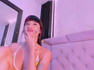 Dominique-110's Live Sex Cam Show