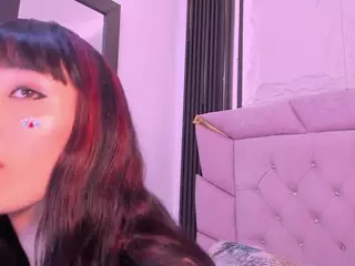 Dominique-110's Live Sex Cam Show
