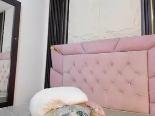 Dominique-110's Live Sex Cam Show