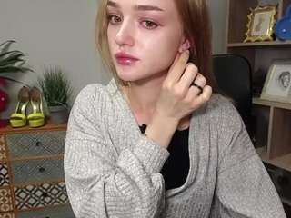 HannahCherry nude on cam - live sex chat • InTheCrack