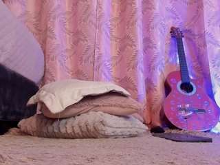 riley-bensongh Live Webcam on CamSoda