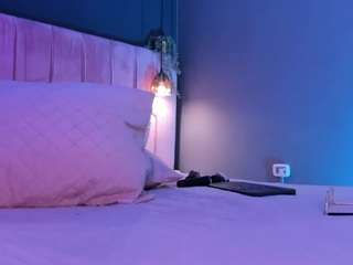 riley-bensongh live cam profile