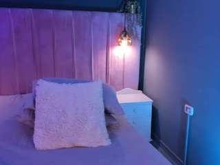 le modèle riley-bensongh est en webcam porno dans un show sur le site camsoda, il possède les tags suivants: ass,ass clapping,toys,tittyfuck,tease,tattoos,striptease,skinny,sex-toys,ride-torso,pussy,no smoking,no drinking,natural,lovense,handjob,foot fetish,fingers,fetish,feet