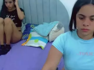 alice-fox26's Live Sex Cam Show