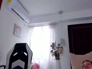 Lesban Squirting camsoda angeelinnafoxxy