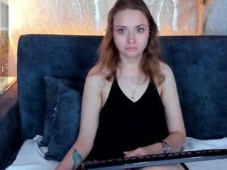 Linda live webcam show