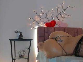 Sunnyleonz - Live Cam on CamSoda