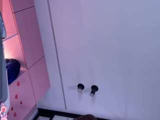 crystallana's CamSoda show and profile