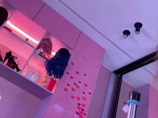 Crystallana's Live Sex Cam Show