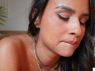 alana-haze Live Webcam on CamSoda