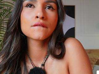 Live webcam model alana-haze on Soda Cams