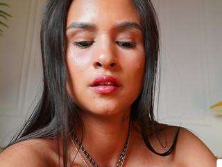 Live webcam model alana-haze on Soda Cams