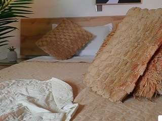 Live webcam model alana-haze on Soda Cams