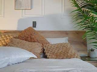 alana-haze Live Webcam on CamSoda