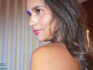 Live webcam model alana-haze on Soda Cams