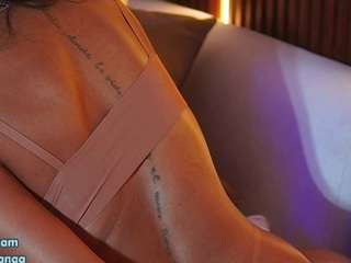 Live webcam model alana-haze on Soda Cams