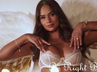 Soyalanaa live webcam show