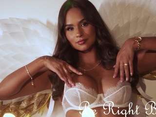 Soyalanaa live webcam show