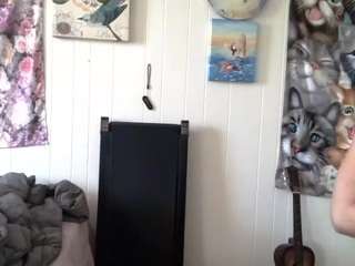 pantiesofthefae webcam model