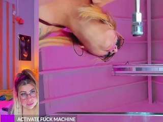 Miss Pawi live webcam show