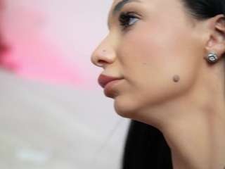 MaraMaxine live cam preview