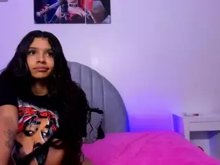 charlote-sweett's Live Sex Cam Show