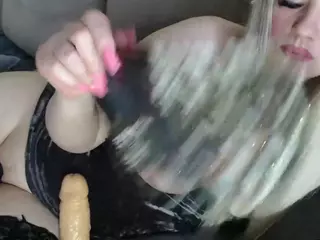 SnowXWhite's Live Sex Cam Show